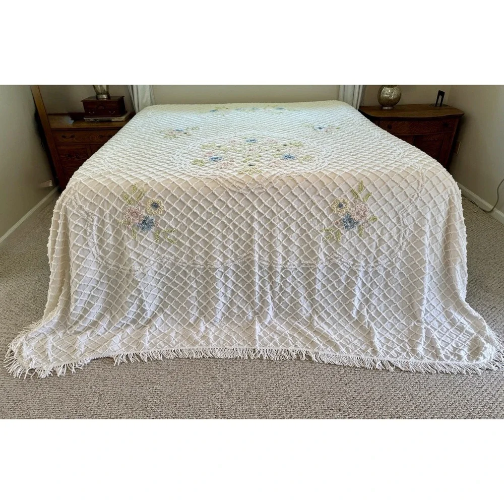 Vintage Chenille Floral Bedspread Coverlet Pink Blue Pastel 116 X 105 King?